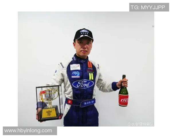 武汉足球队以59分领跑大师赛积分榜展现强劲实力